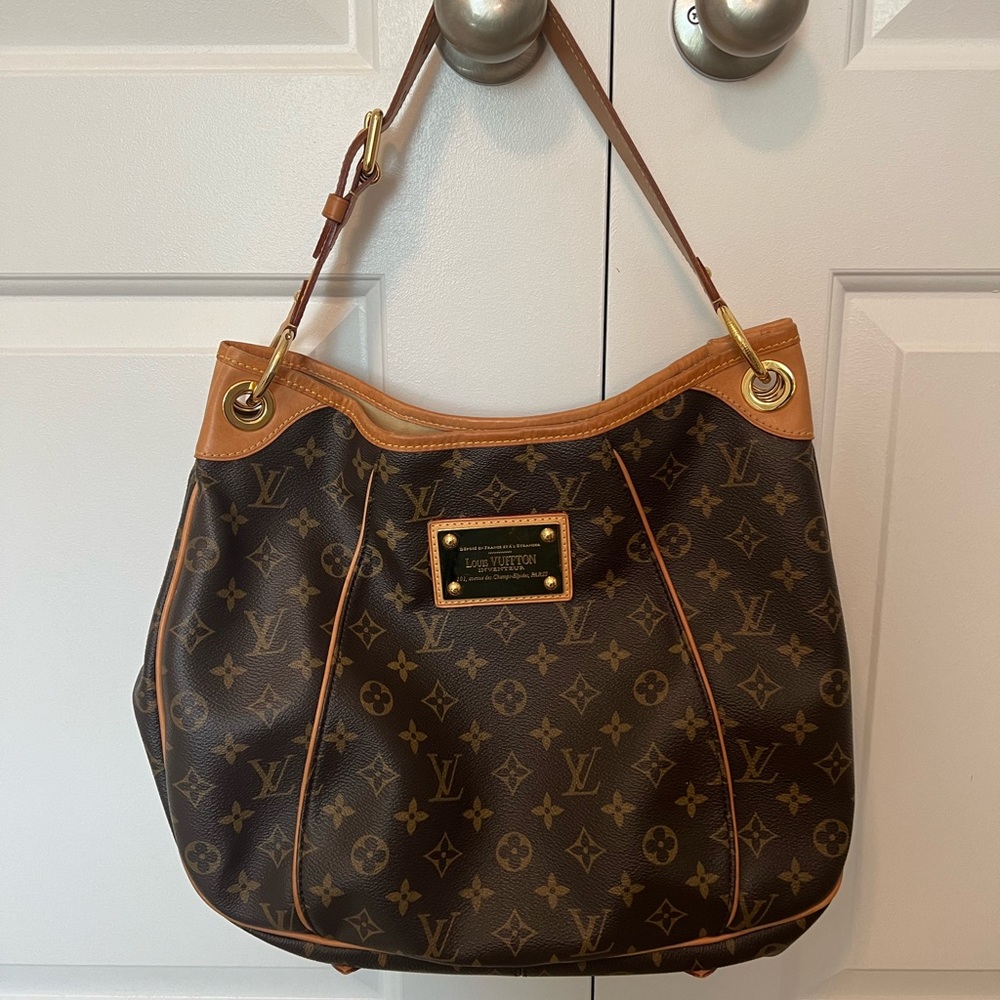 Louis Vuitton Galliera PM